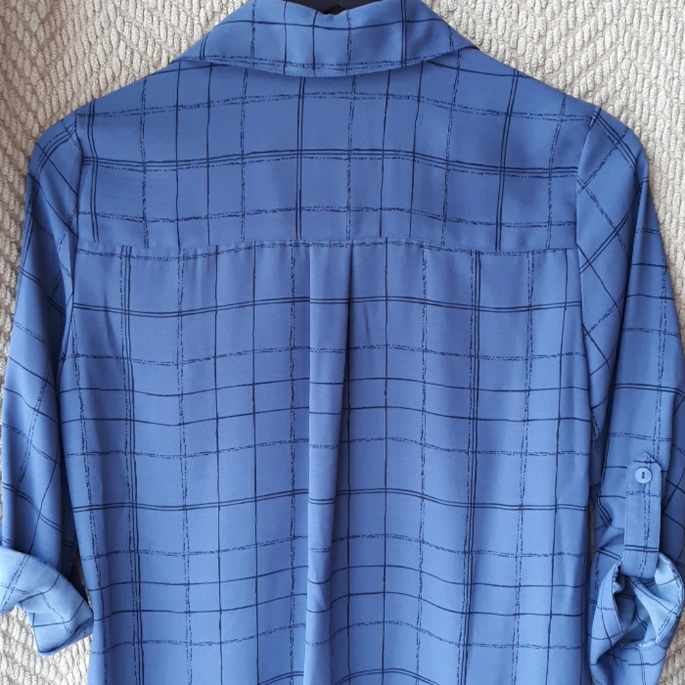 Slouchy blue button down - Picture 3 of 4